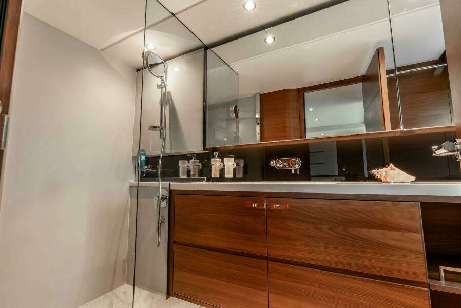 2018 Princess Yachts 