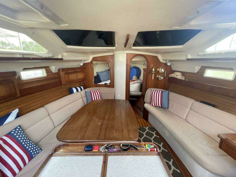 1991 Hunter 36 Vision