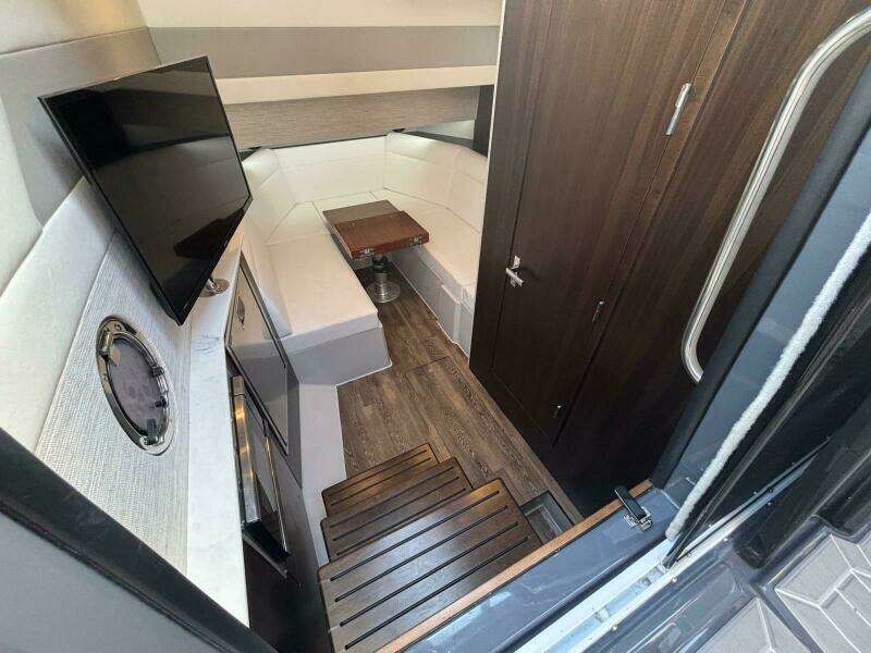 2023 Cruisers Yachts 42 GLS OB