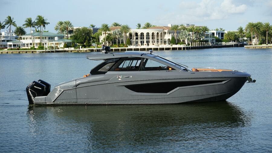 2023 Cruisers Yachts 42 GLS OB