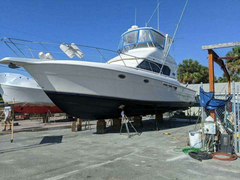 2001 Silverton 42 Convertible