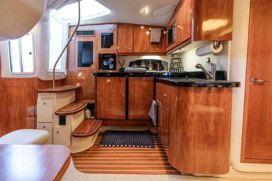 2008 Four Winns V378