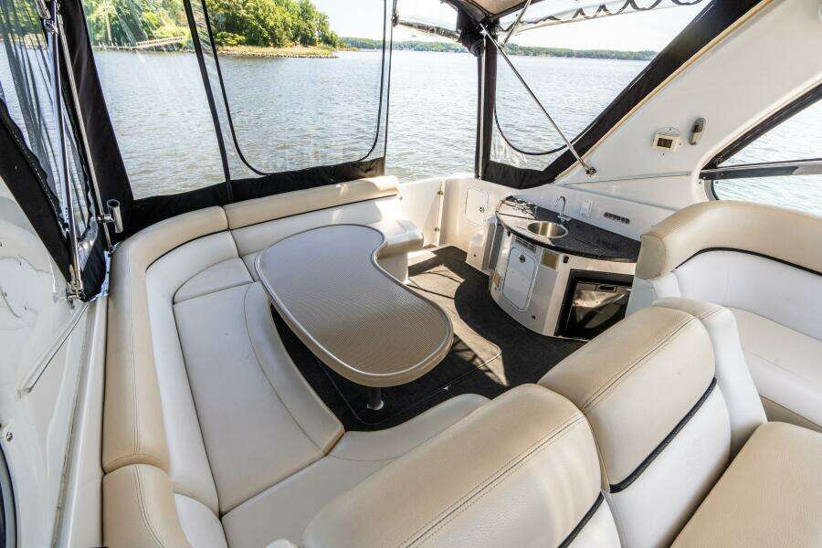 2008 Four Winns V378