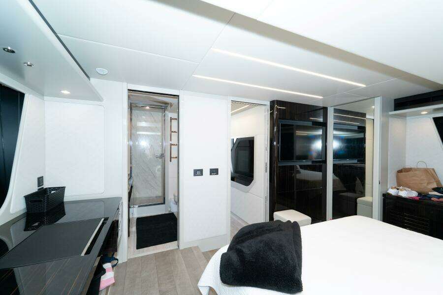 2023 Absolute 62 Fly