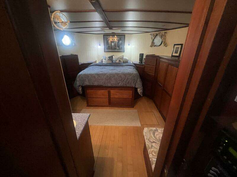 2001 Great Harbour GH47