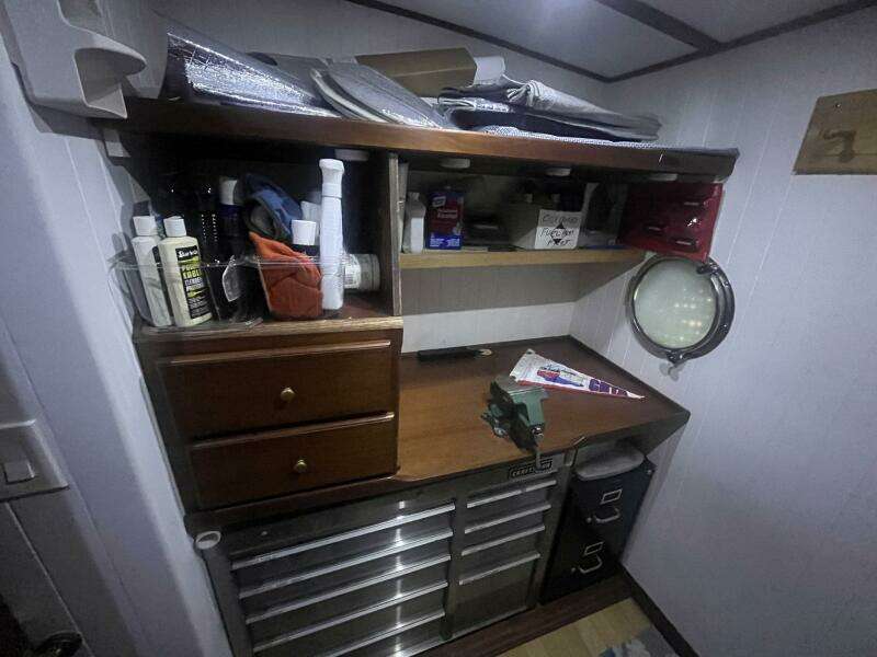 2001 Great Harbour GH47