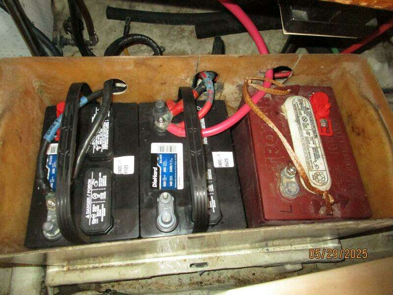 36' Kadey-Krogen battery bank1