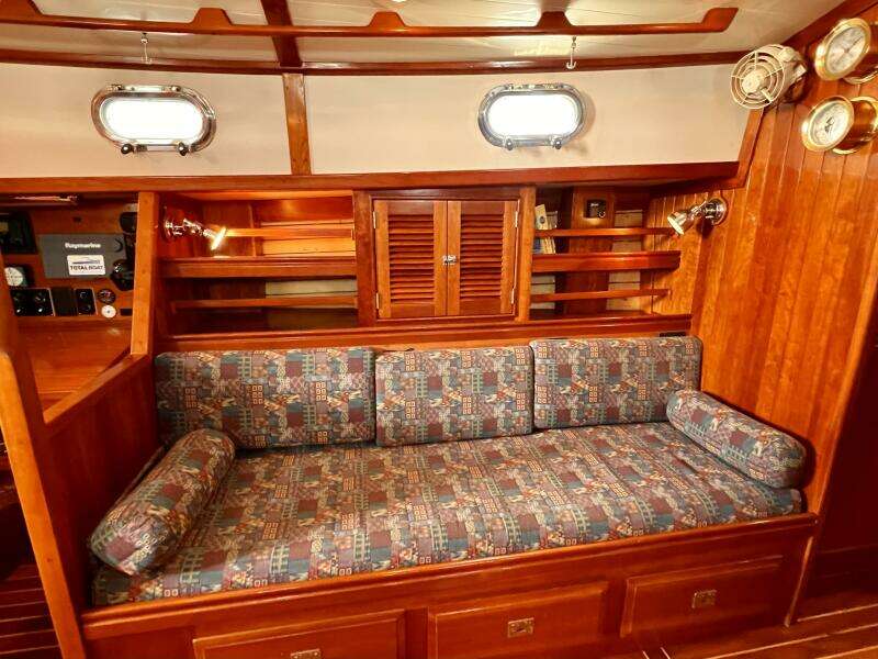 2001 Shannon 43 Cutter