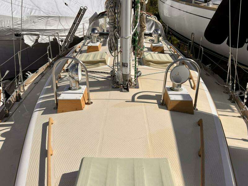 2001 Shannon 43 Cutter