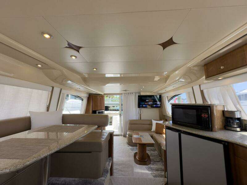 2007 Meridian 411 Sedan Bridge