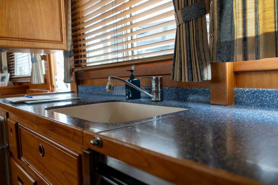 2001 Grand Banks 42 Classic