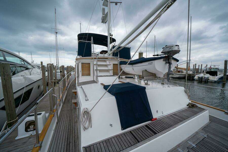 2001 Grand Banks 42 Classic