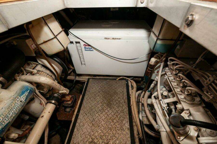 2002 Carver 444 CPMY- Graham's Enterprise 