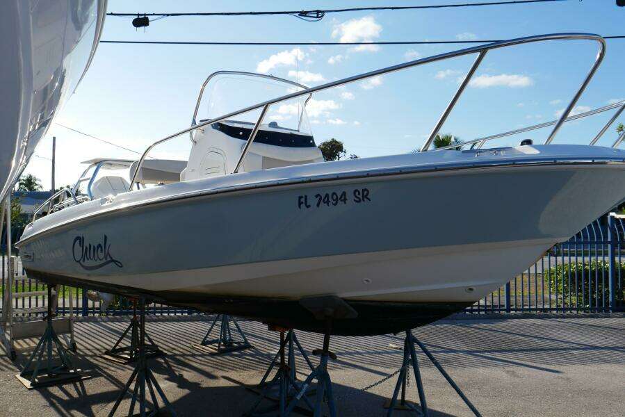 Boston Whaler 31 - CHUCK - Starboard Profile