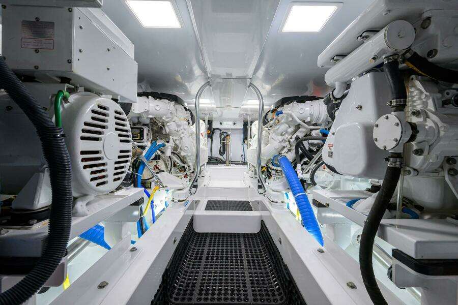 2004 Rybovich 62 Base Camp - Engine Room