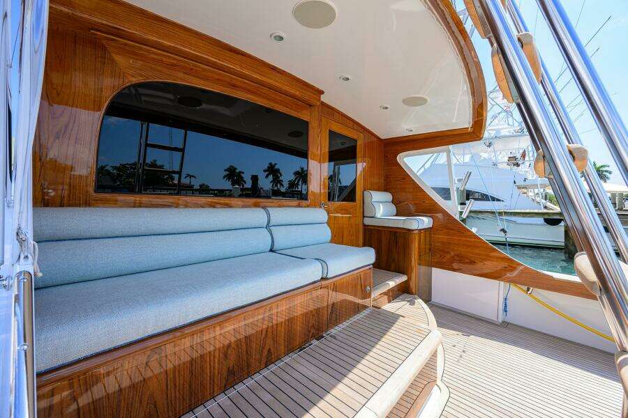 2004 Rybovich 62 Base Camp - Cockpit