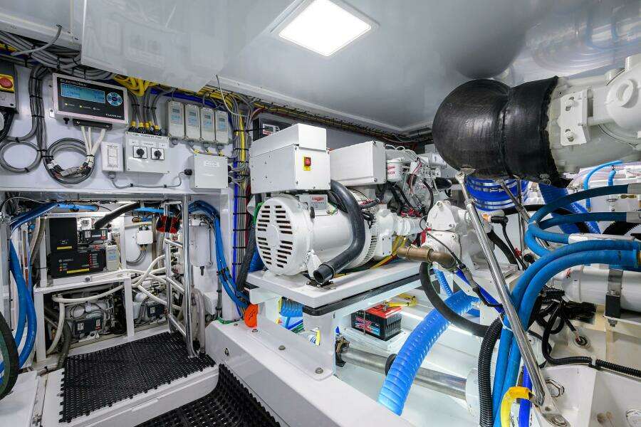 2004 Rybovich 62 Base Camp - Engine Room