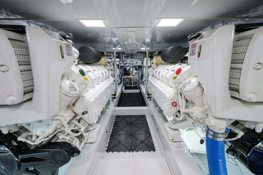 2004 Rybovich 62 Base Camp - Engine Room