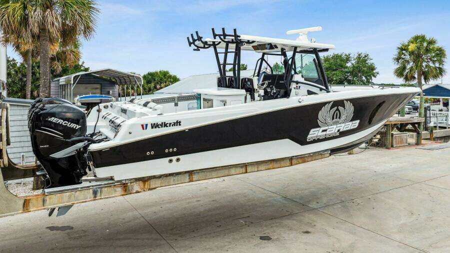 2023 Wellcraft 352 Fisherman Center Console