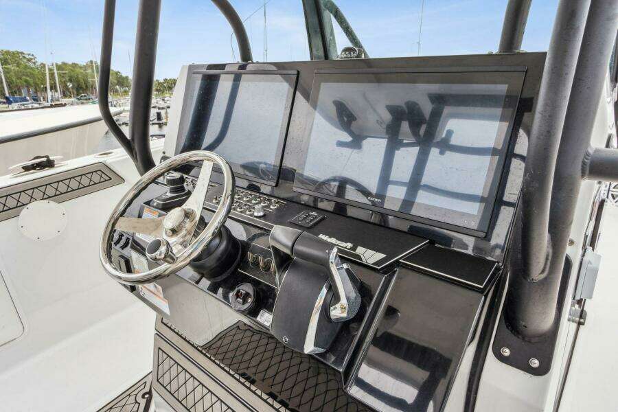 2023 Wellcraft 352 Fisherman Center Console