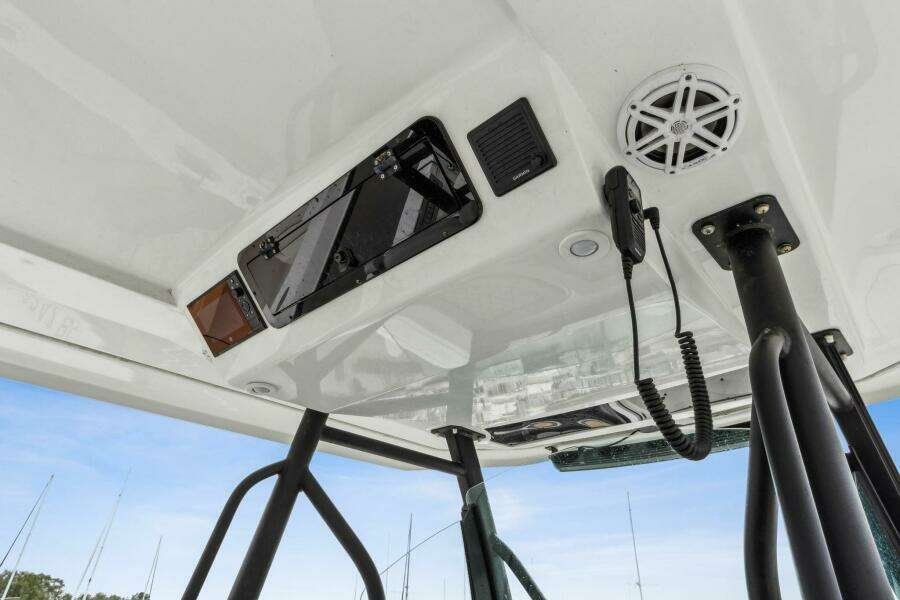 2023 Wellcraft 352 Fisherman Center Console