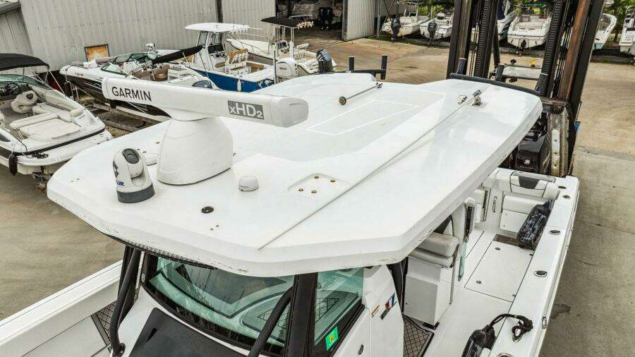 2023 Wellcraft 352 Fisherman Center Console