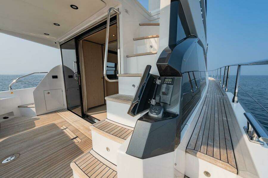 2023 Azimut Fly 53
