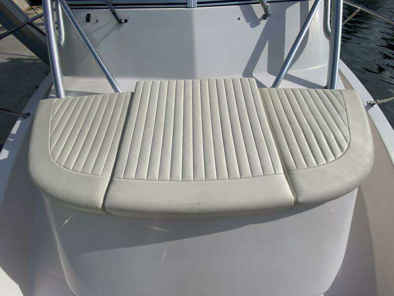 2005 Grady-White Marlin 300