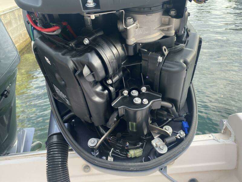 2005 Grady-White Marlin 300