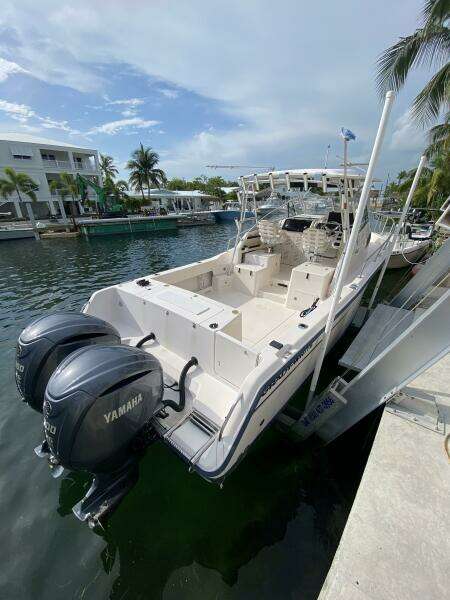 2005 Grady-White Marlin 300