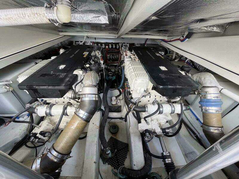 Volvo Twin 435hp Diesels