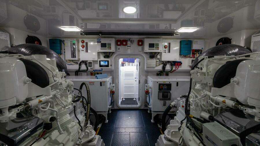 2025 82 Viking Convertible Boujie Engine Room (3)