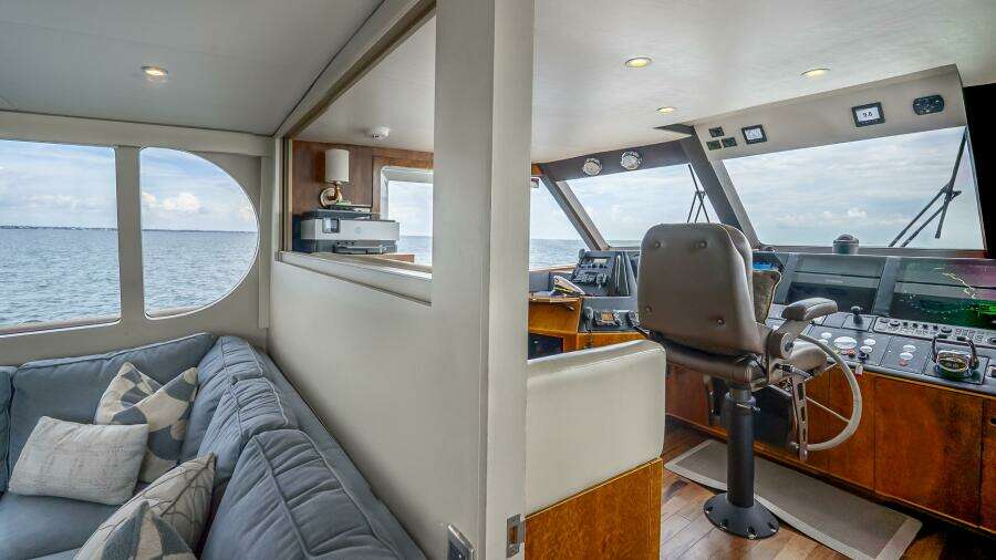 Electronic wall divider