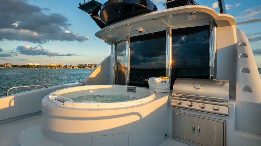 Tryst 94'/ 28.65m Lazzara