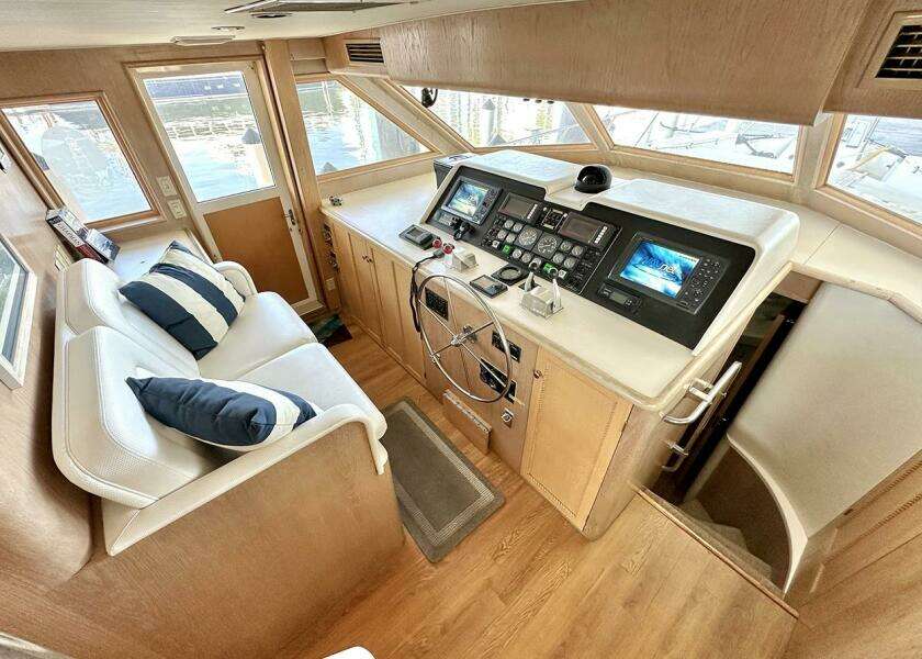 1994 Hatteras Cockpit Motoryacht