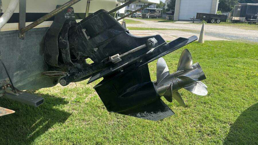 2003 True World Marine TE 288