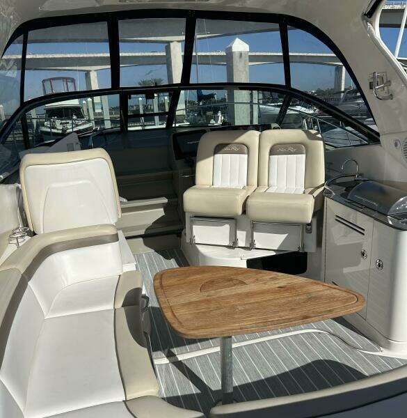 2012 Sea Ray 370 Sundancer