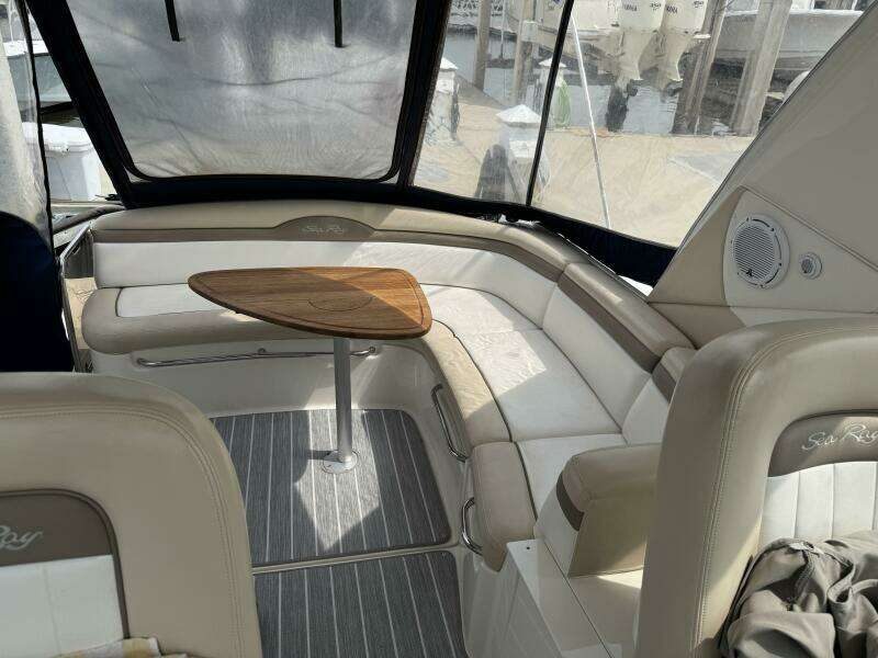 2012 Sea Ray 370 Sundancer