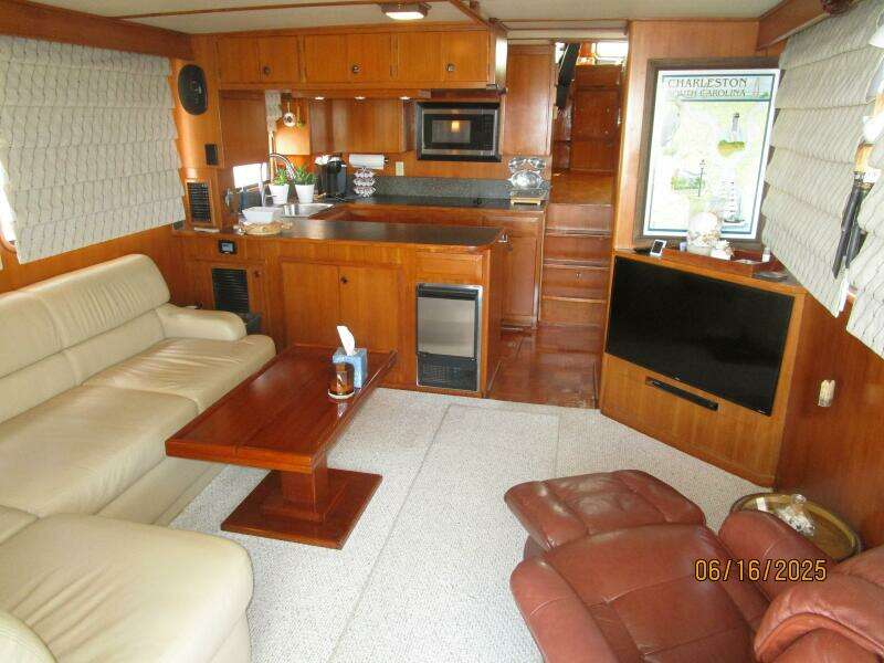 49' DeFever salon forward