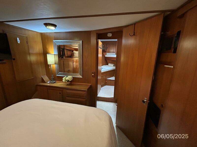 49' DeFever master stateroom forward2