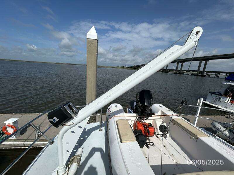 49' DeFever tender davit