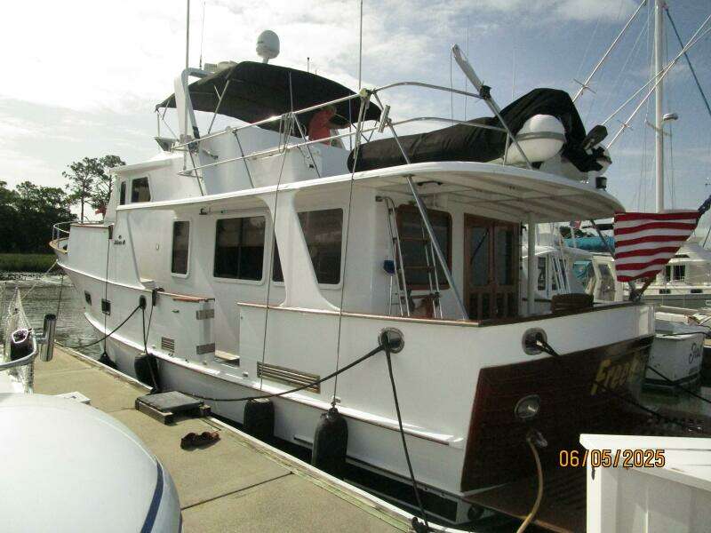 49' DeFever port aft profile