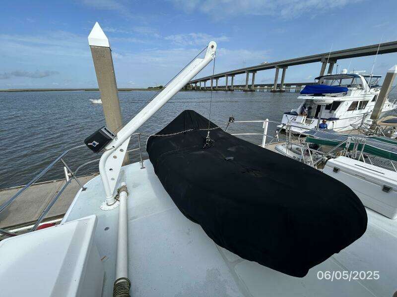 49' DeFever tender covered