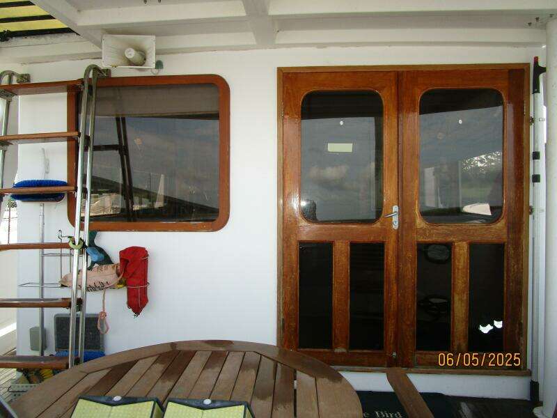 49' DeFever aftdeck forward