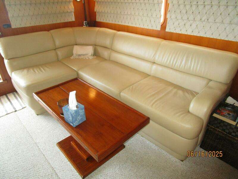 49' DeFever salon port seating