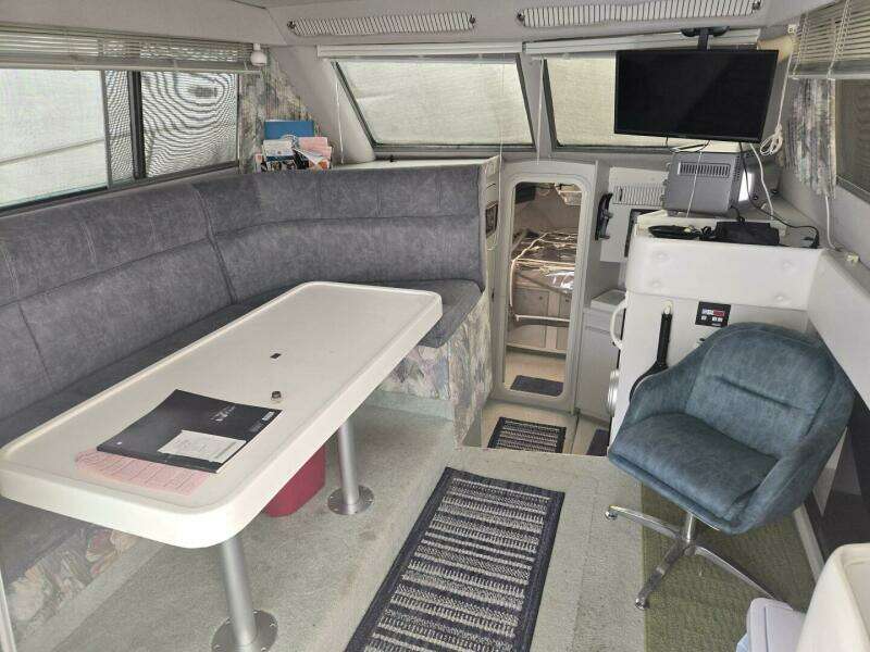 1994 Cruisers Yachts 3380