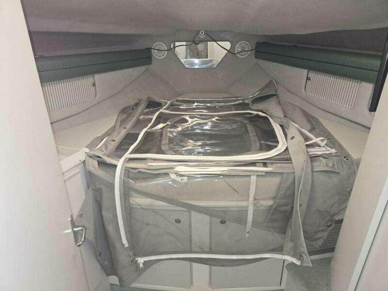 1994 Cruisers Yachts 3380