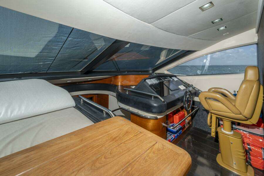 2008 Azimut 75