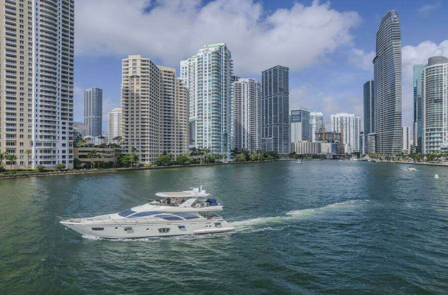 2008 Azimut 75
