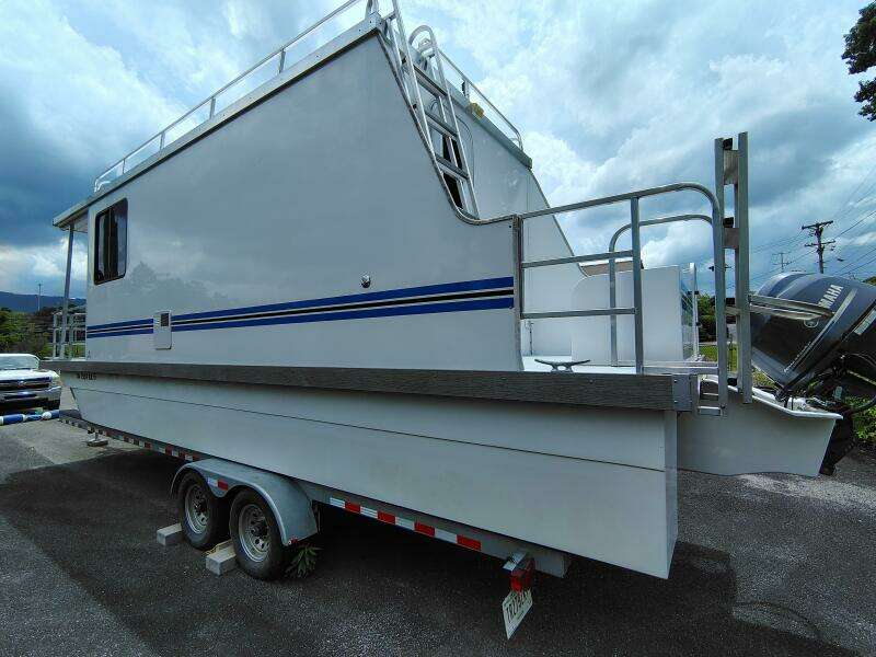 2017 Catamaran Cruisers Lil Hobo 31